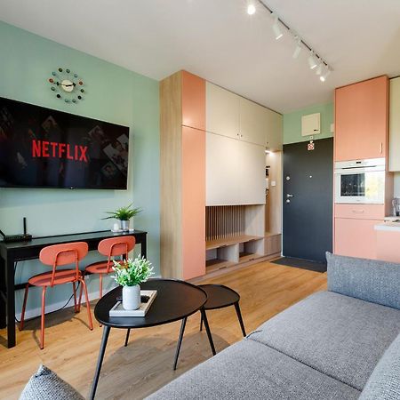 Queen Size Bed - Apartament Obok Manufaktury W Centrum Lodzi - Parking Gratis!!! 外观 照片